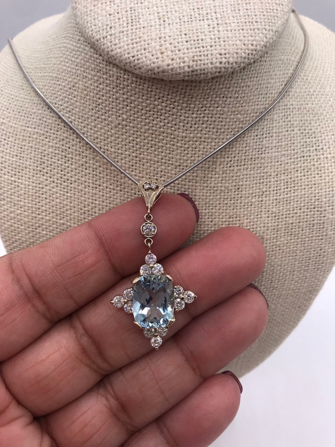 Pendant, Aquamarine & Diamonds.14k white gold. Circa 1960's