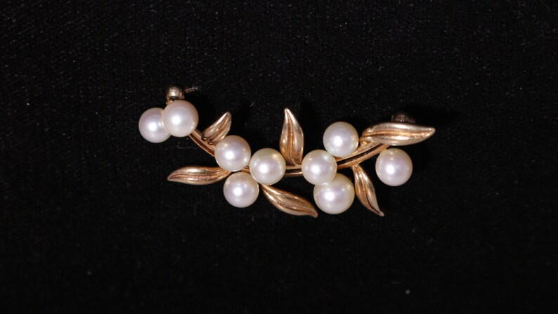 Pin/Brooch,14k rose gold, cultured pearls. Circa 1960's image 2