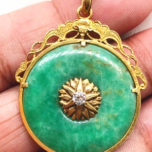 Pendant,Jade. 18k yellow gold  circa 1970’s.