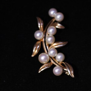 Pin/Brooch,14k rose gold, cultured pearls. Circa 1960's image 5