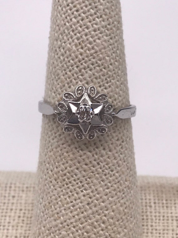 Ring, 14k White Gold with diamonds, Circa 1940's