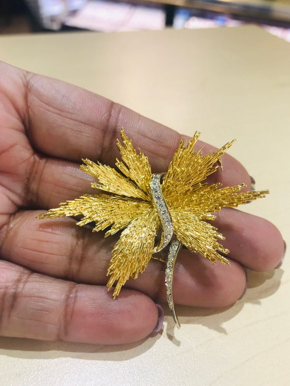 Pin,brooch,18k yellow gold & diamonds handmade cir