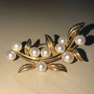 Pin/Brooch,14k rose gold, cultured pearls. Circa 1960's image 1