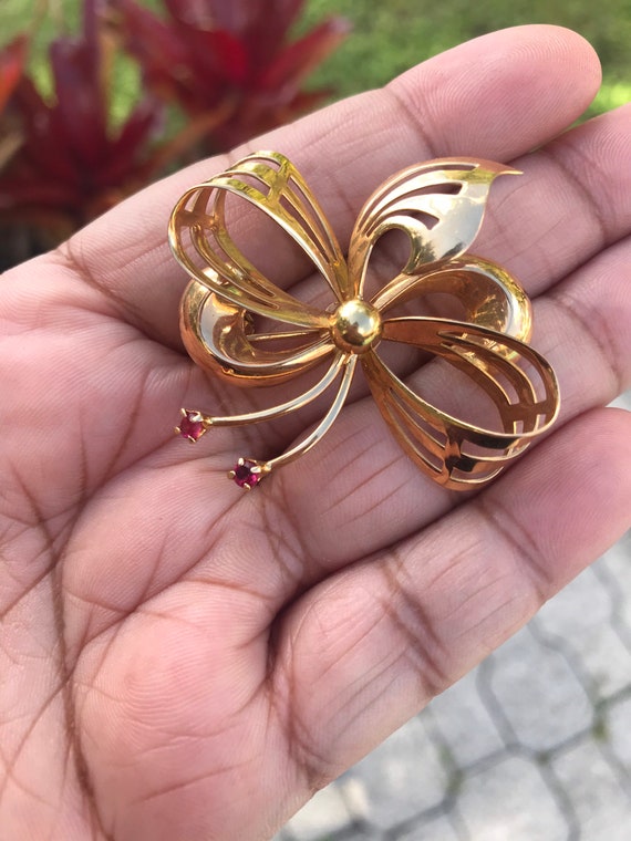 18k Rose Gold Pin, with 2 small rubies, circa 195… - image 2
