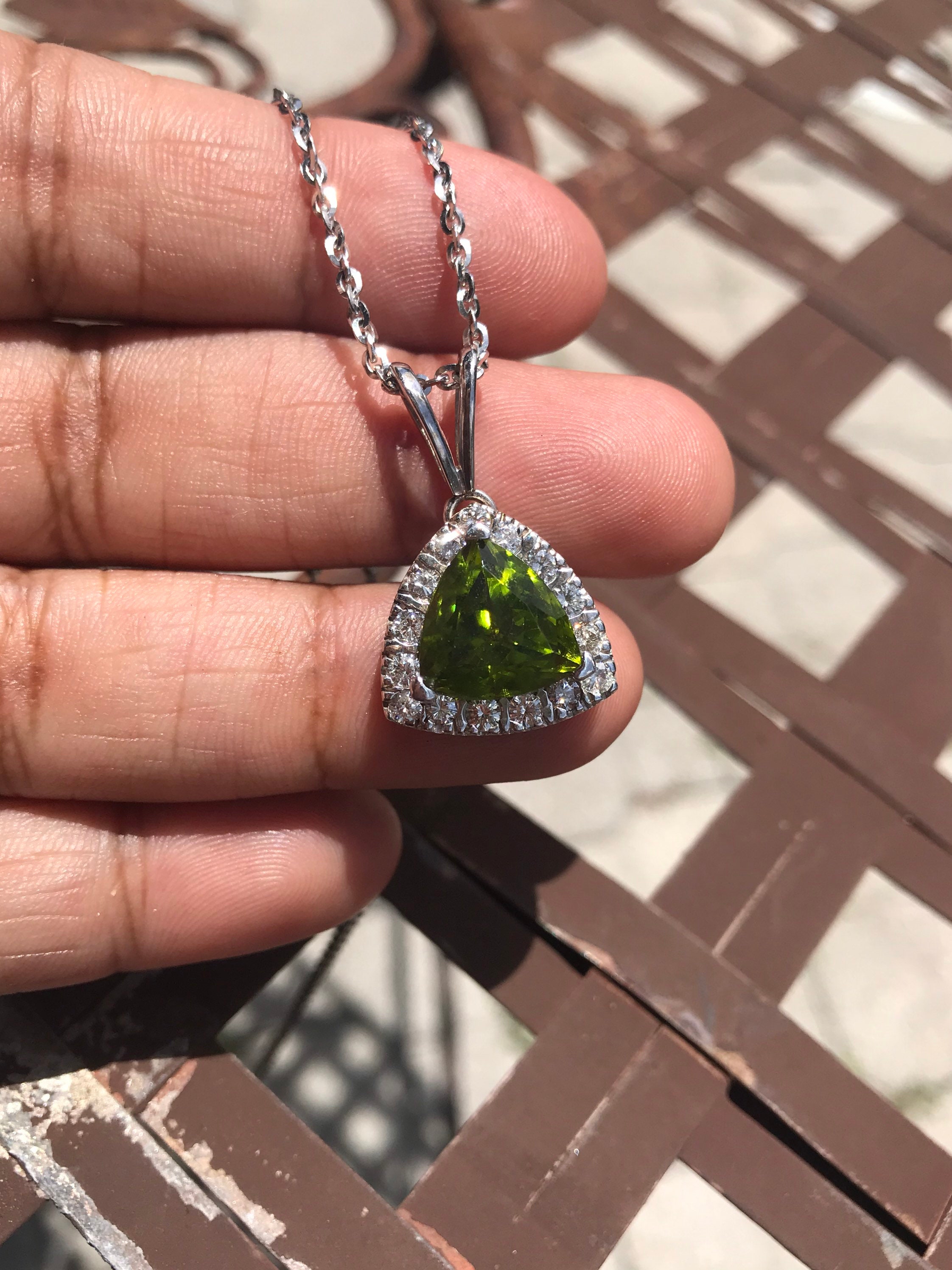 アクセサリー 14K White Gold Peridot Pendant, Peridot. 14k White Gold & .75 Ct. in Diamonds. 100