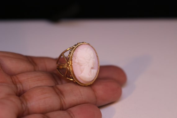 Ring,Cameo. 14k yellow gold, Circa 1950's - image 1