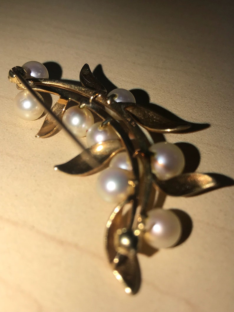 Pin/Brooch,14k rose gold, cultured pearls. Circa 1960's image 8