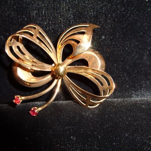 18k Rose Gold Pin, with 2 small rubies, circa 1950's image 1