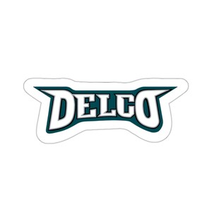 Peut inclure: Un autocollant blanc avec un logo bleu sarcelle et blanc qui dit "DELCO" dans une police audacieuse et stylisée.
