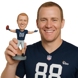 Custom Bobblehead College Football Player, Professional Football Player Custom Bobblehead, Sports Custom Bobblehead