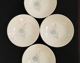 Taylor Smith and Taylor Boutonnière Berry Bowls 4 Pc