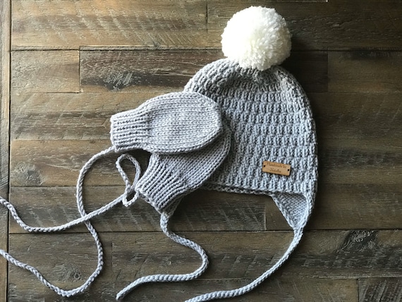 Hand Knitted Newborn Baby Grey/Silver Pom Pom Hat Hand Knitted Newborn Baby Grey/Silver Pom Pom Hat