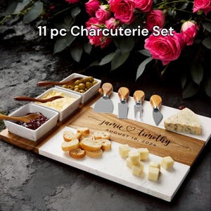 Personalized serving board for couple or family gift, cheese board with acacia wood & marble, engraved wedding gift,custom charcuterie board