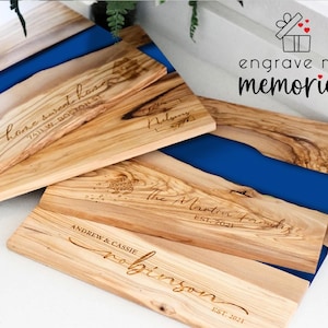 Personalisiertes Servierbrett aus Olivenholz, einzigartiges Harz Servierbrett, individuelle Geschenke für Hauseinweihung & Hochzeiten Bild 10