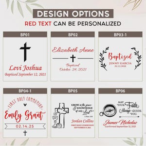 K&ouml;nnte beinhalten: Bild mit Designoptionen f&uuml;r personalisierte religi&ouml;se Andenken. Die Designs umfassen Kreuze, Namen, Daten und S&auml;tze wie "Getauft" und "Erste heilige Kommunion". Der Text "RED TEXT CAN BE PERSONALIZED" wird oben angezeigt.