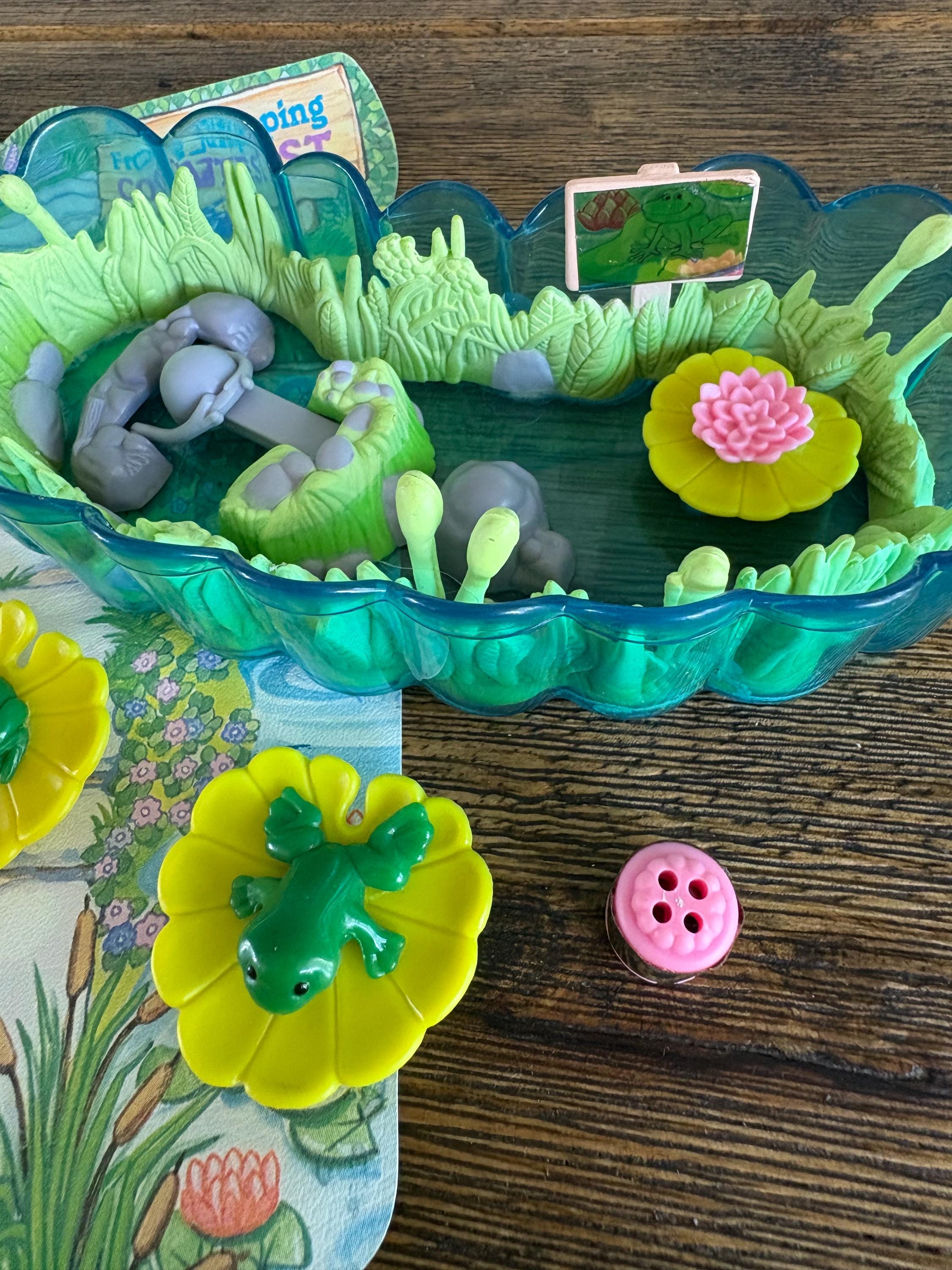 Vintage 1994 Kenner Littlest Pet Shop “jump N' Splash Frogs W/lily