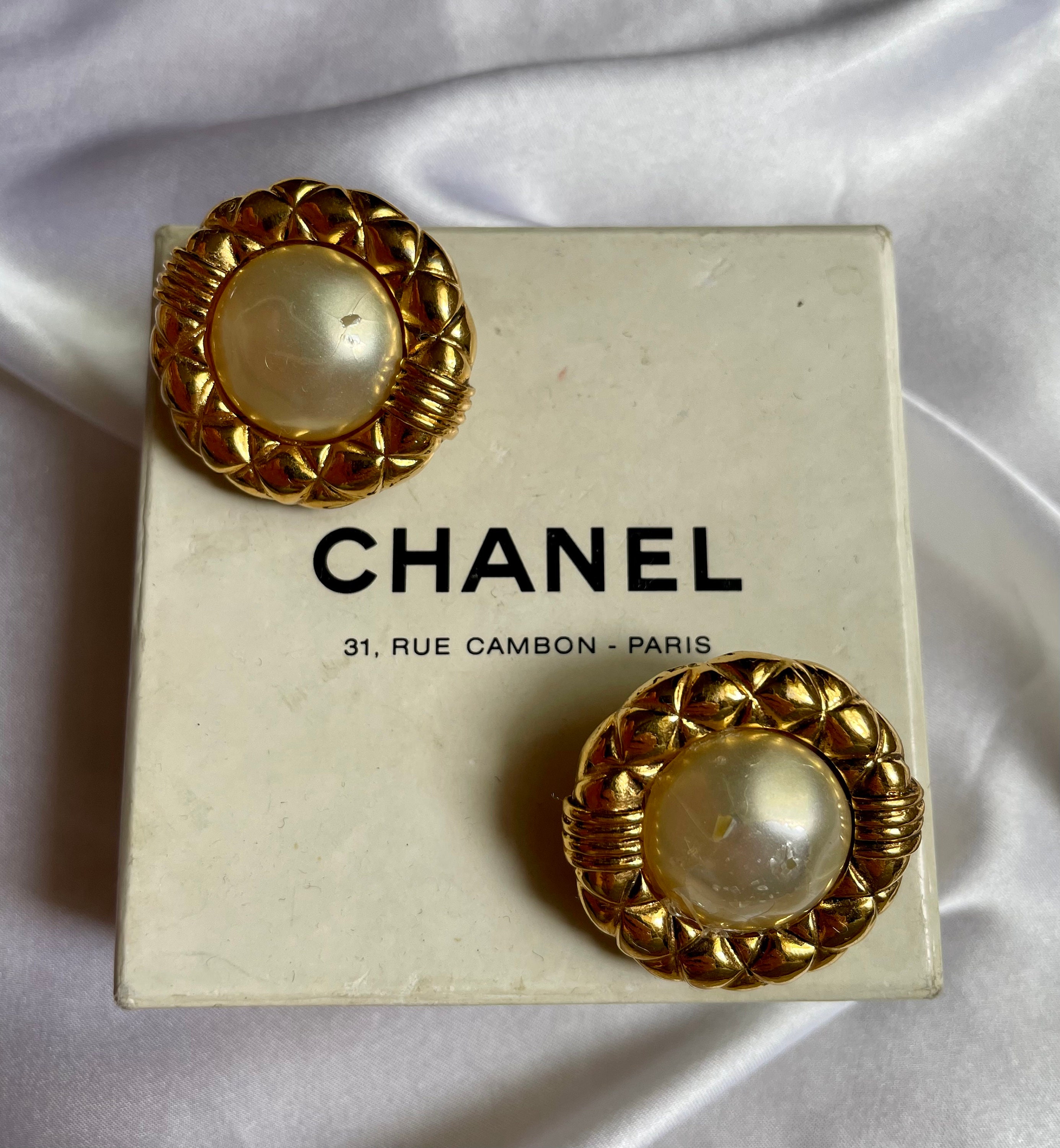 chanel earrings for women cc logo