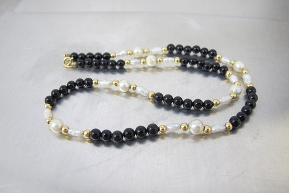 Vintage Eighties Black Onyx Bead /& Freshwater Pearl Necklace with Tiny Gold Bead Accents