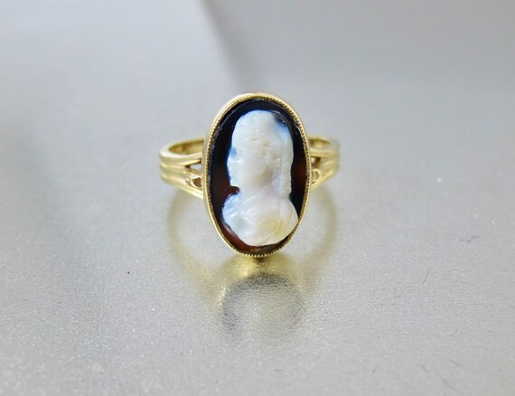 Antique 14K Oval Cameo Ring. Yellow Gold Black On… - image 10