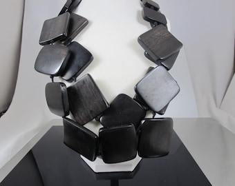 Gerda Lynggaard Monies zwarte ebbenhouten schakelslab-statementketting met twee strengen