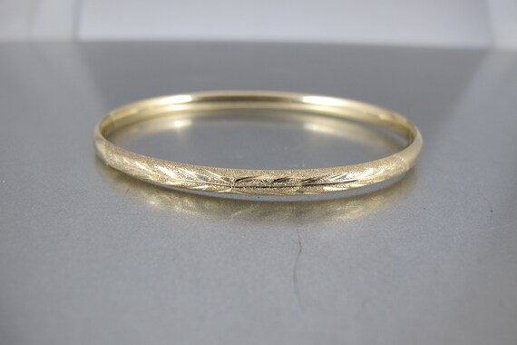 10K Gold Bangle Bracelet. Yellow Gold Engraved Ov… - image 3