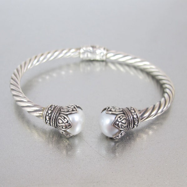 Perlenarmband aus Sterlingsilber. Sterling Silber Klapp Kabel Twist Seil Zuchtperle Manschette Armband.