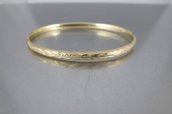 10K Gold Bangle Bracelet. Yellow Gold Engraved Ov… - image 5