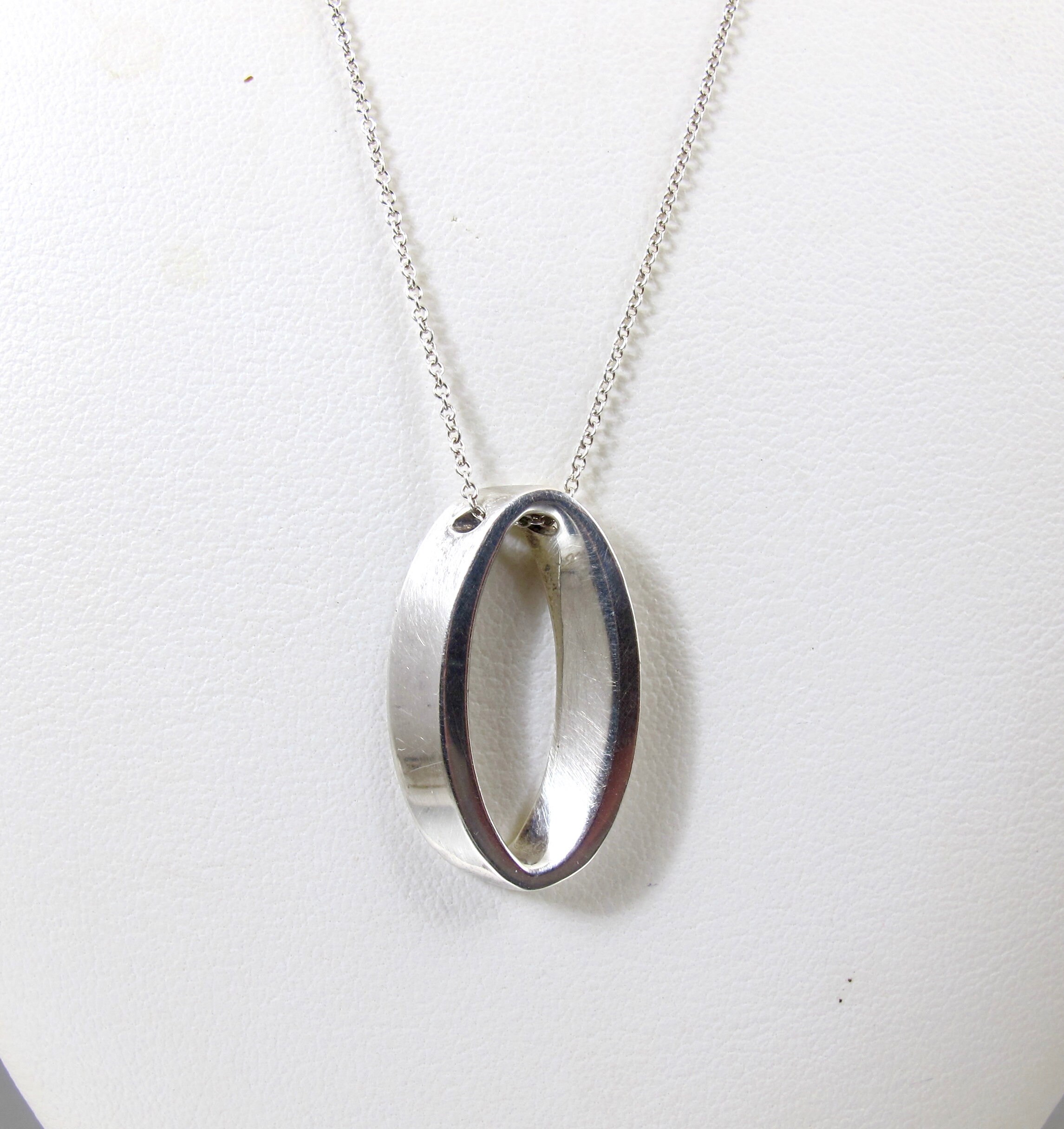 Tiffany \u0026 Co. Sterling Oval Loop 