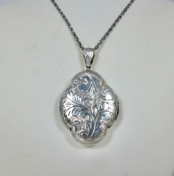 Sterling Silver Locket Necklace. Siam Sterling Dou