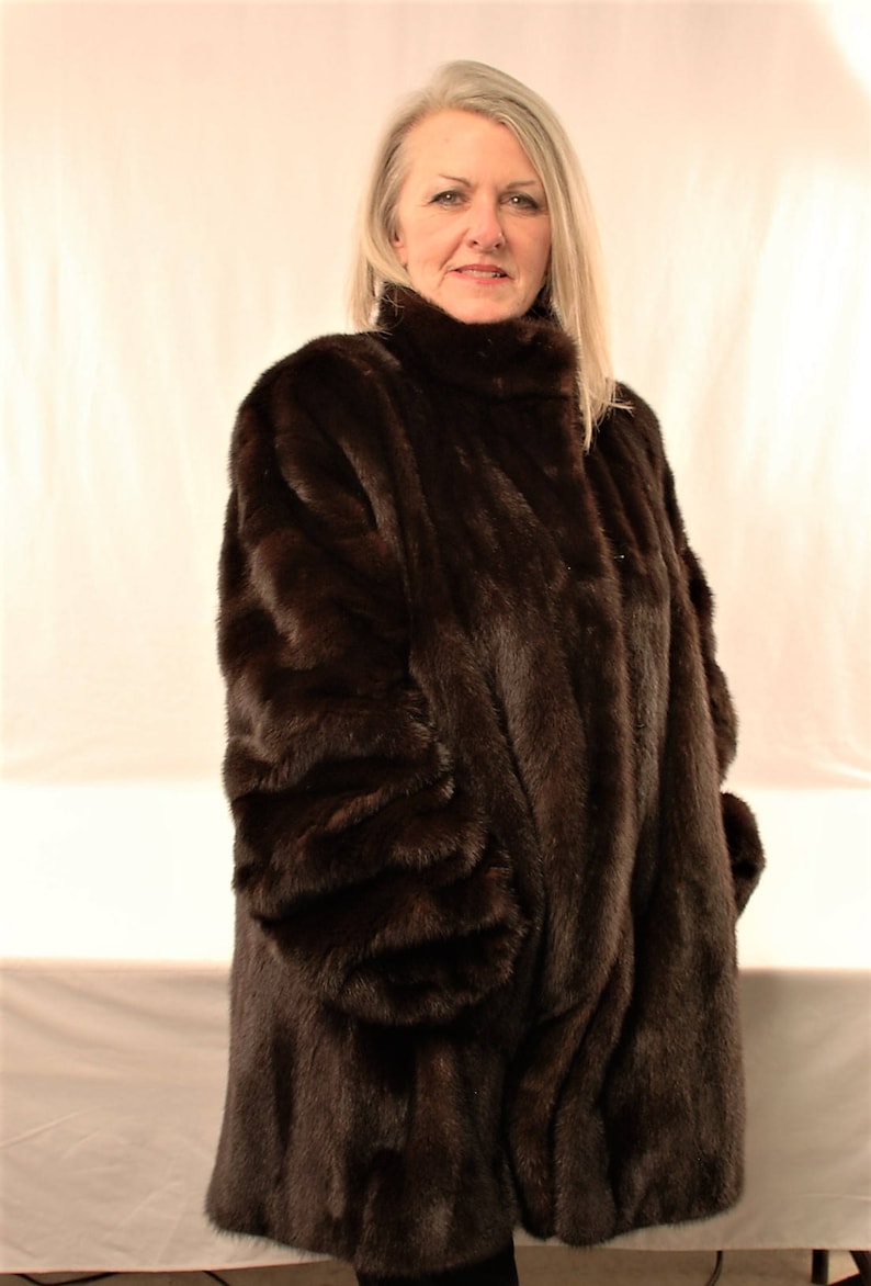 Mink Coat Value >> Mink Fur Coat Vintage 70 S Blackglama Dark Brown Serialized Label Italy Designer Pellicceria Annabella Great Lakes Mink Association Mink Coat Value >> Mink Fur Coat Vintage 70 S Blackglama Dark Brown Serialized Label Italy Designer Pellicceria Annabella Great Lakes Mink Association