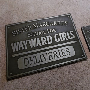 Plaque de livraison grand format Deadpool School for Wayward Girls
