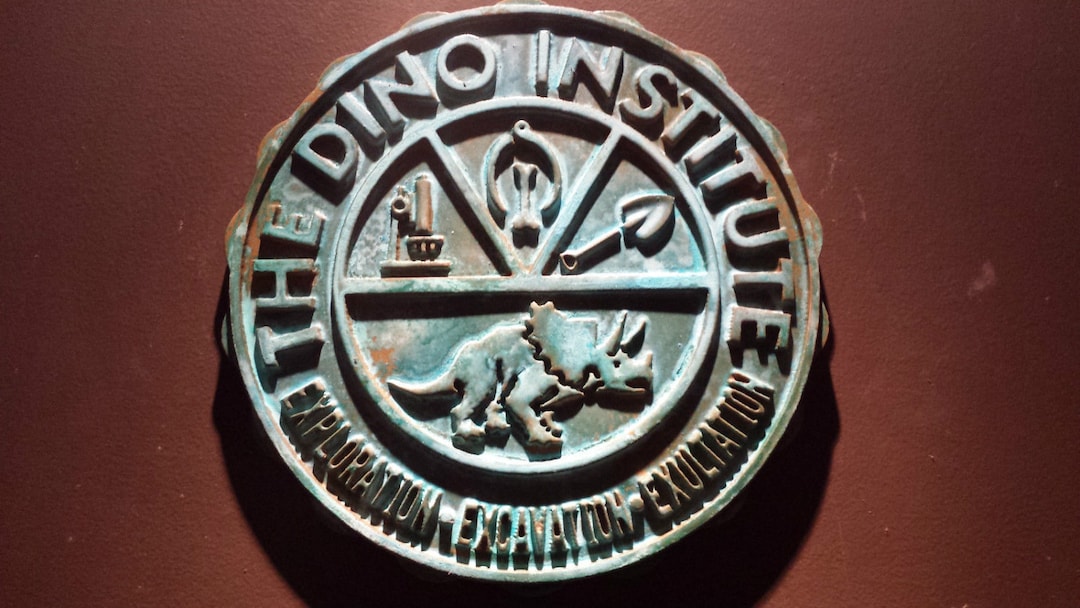 DINOSAUR Dinoland Dino Institute Logo Animal Kingdom Sign Prop