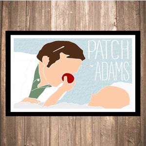 Op de afbeelding: Een digitale illustratie van een man in een witte jas en groen shirt die een rode appel vasthoudt. De tekst "PATCH ADAMS" staat in witte letters op een lichtblauwe achtergrond.