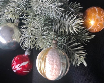 Four vintage Christmas tree decorations, so pretty! So sort after!