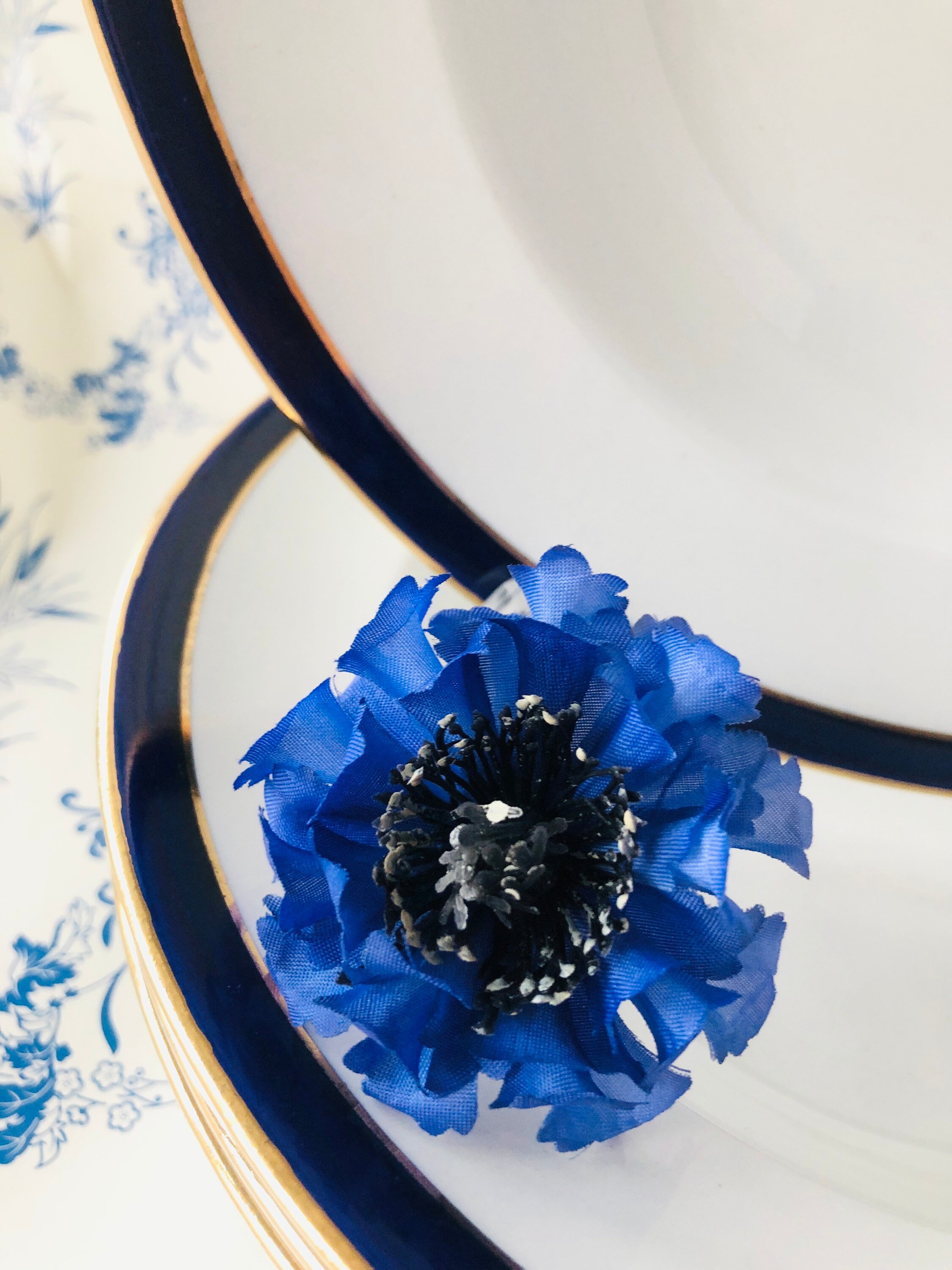 ヴィンテージ ファルコナ 磁器皿：コバルトブルー＆ゴールドボーダー