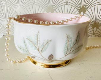 A vintage Royal Albert ‘Braemar’ sugar bowl, fine bone china with pink plus delicate leaves with gold accents. c1950.