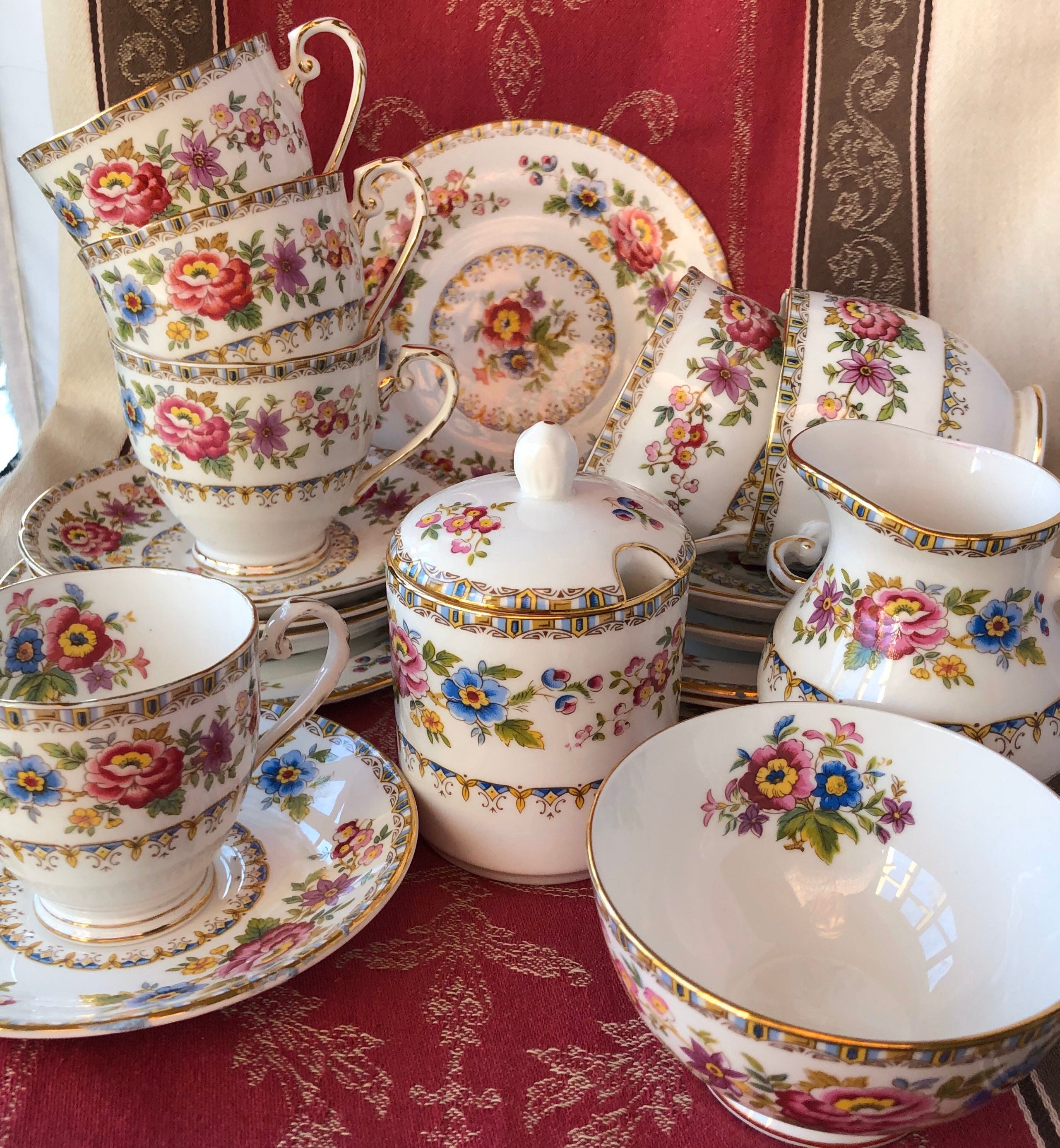 A Vintage Royal Grafton 'malvern' Fine Bone China 21 Piece
