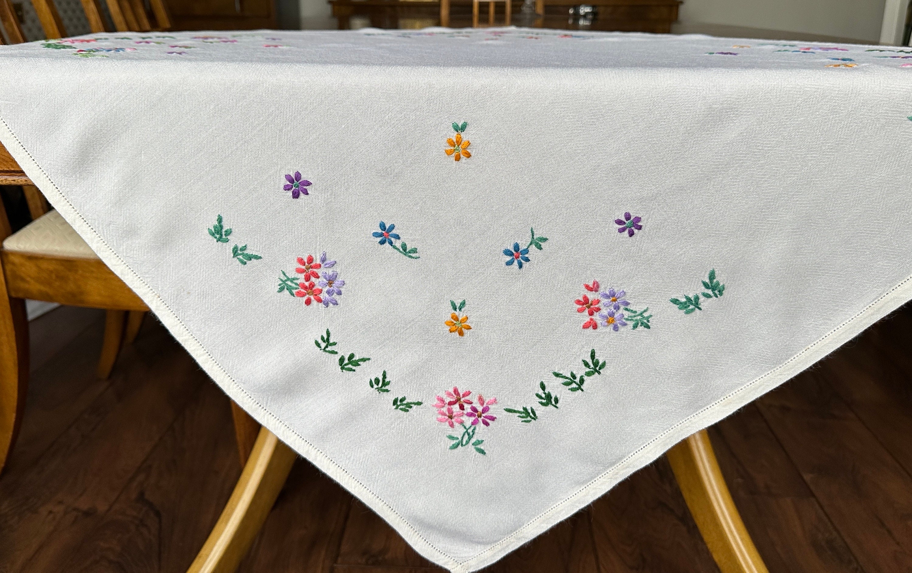 ヴィンテージ手刺繍テーブルクロス、花柄、1950年頃（34 x 31インチ