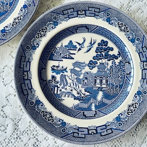 A vintage blue and white ‘Willow&#39; dinner plate by Johnson Bros. Very collectible!  c1970.