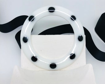 Small Handcrafted Glass Bangle Bracelet-White and Black Dotted Bracelet-Small Polka Dot Bangle-Handmade Fused Glass Jewelry-Modern Bangle