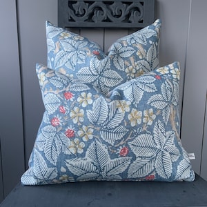 William Morris Luxury Designer Bramble Red Blue Vintage Cushion Pillow Sofa Cover