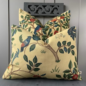 Poszewka na poduszkę z tkaniny William Morris Designer Kelmscott Tree Linen Red Pillow