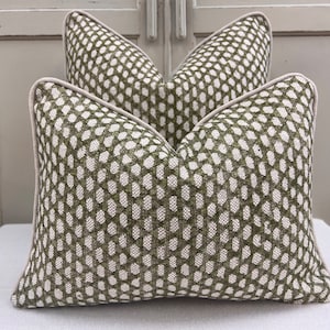 Funda de cojín decorativa de lino verde oliva de lujo de diseño Fermoie Wicker