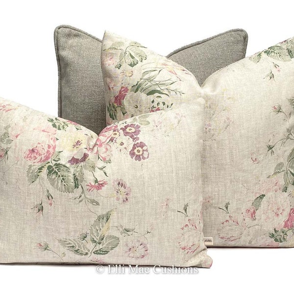 Housse de coussin en tissu shabby chic multi-designs Constance Cabbages and Roses