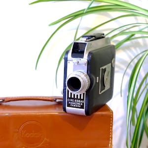 Vintage Cine-Kodak Magazine 8 with Original Leather Case & Manual Cine Movie Camera for Kodak Video Camera for Magazine 8 Film