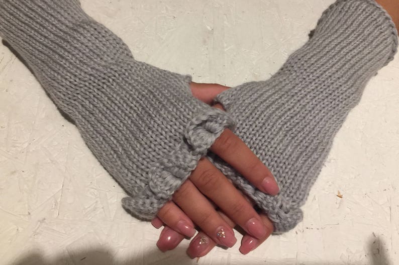 Knitt gray fingerless gloves dragon scale knit gloves arm warmers winter gloves women wrist warmers women gift long fingerless mittens image 3