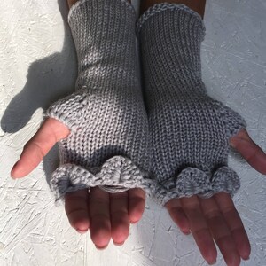 Knitt gray fingerless gloves dragon scale knit gloves arm warmers winter gloves women wrist warmers women gift long fingerless mittens image 9