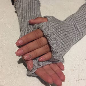 Knitt gray fingerless gloves dragon scale knit gloves arm warmers winter gloves women wrist warmers women gift long fingerless mittens image 6