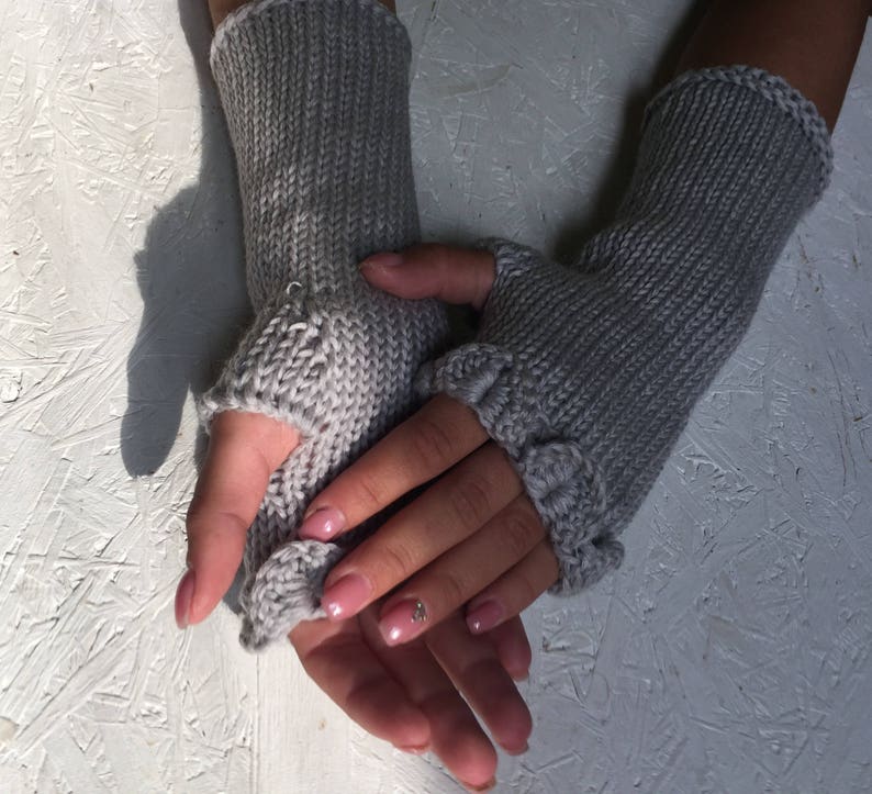Knitt gray fingerless gloves dragon scale knit gloves arm warmers winter gloves women wrist warmers women gift long fingerless mittens image 10