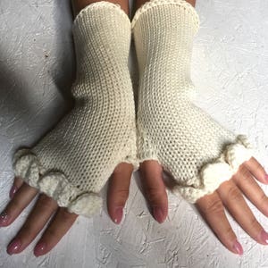 Guantes sin dedos color marfil para mujer, de punto, calentadores de brazos, de boda, con escamas de dragón, regalo para mujer, mitones largos sin dedos.